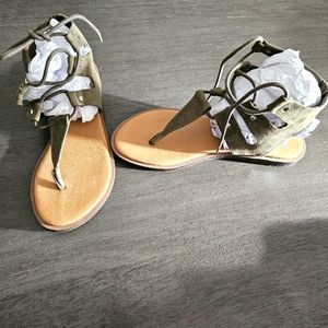 Kenneth Cole Reaction Sandal Scroll Party